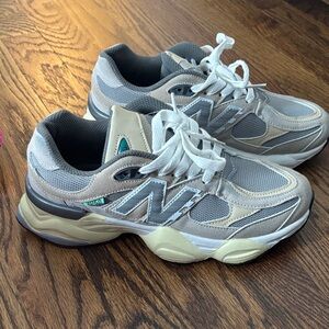 New Balance Women's Beige and Gray Sneakers